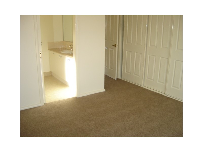 2/2 Meiklejohn Street, Numurkah VIC 3636