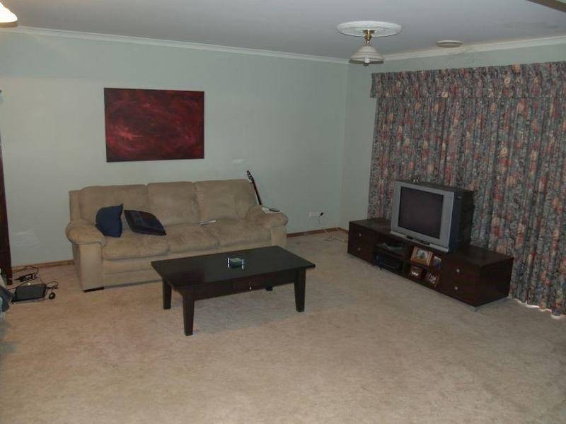 16 Wattle Drive, Numurkah VIC 3636