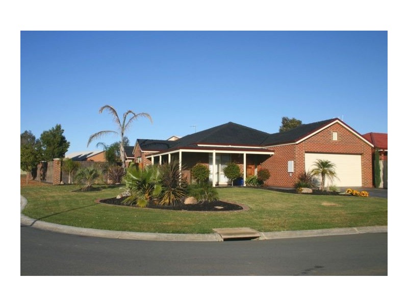 25 Maple Crescent, Numurkah VIC 3636