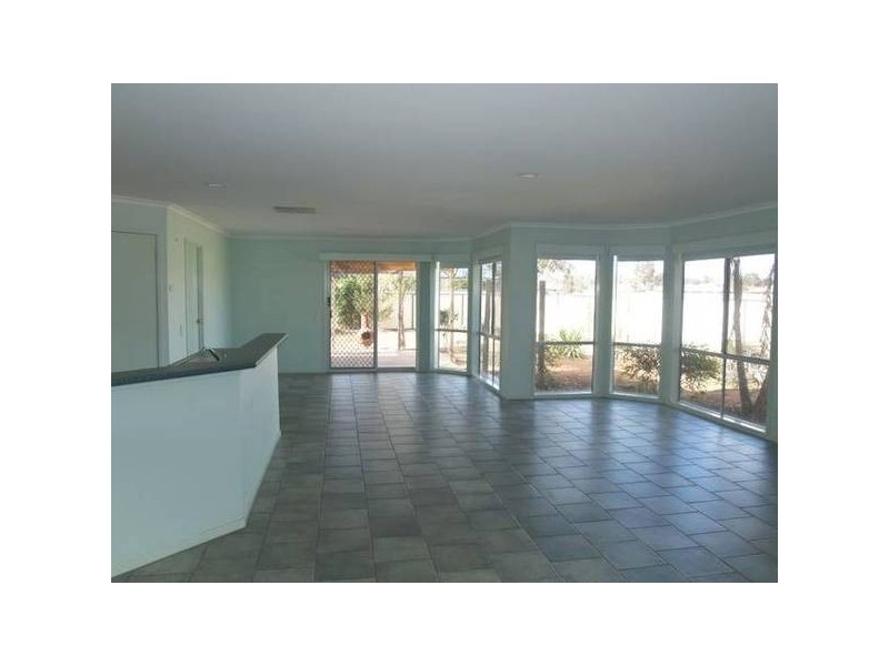 15 Maple Crescent, Numurkah VIC 3636