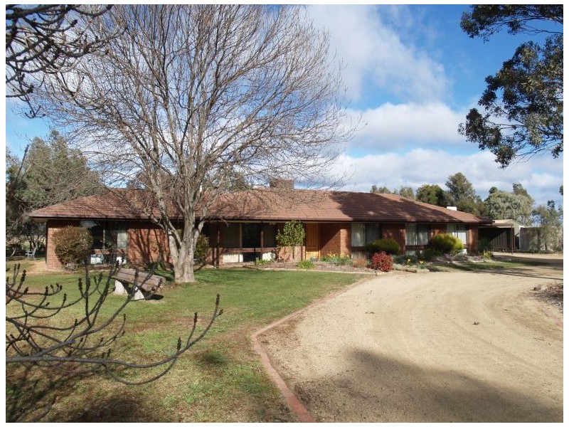 70 Sampsons Road, Numurkah VIC 3636