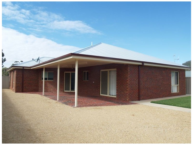 4 Christie Street, Numurkah VIC 3636