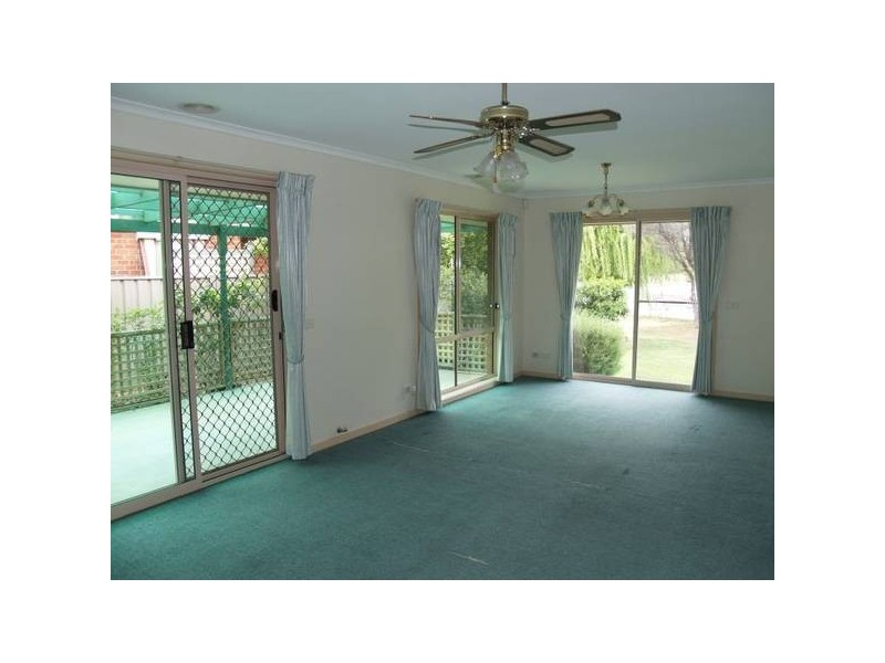 5 Reynolds Drive, Numurkah VIC 3636