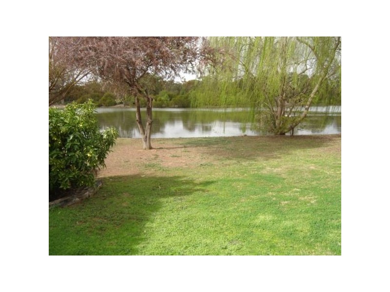 5 Reynolds Drive, Numurkah VIC 3636