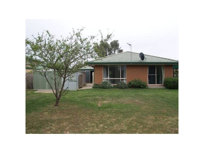5 Reynolds Drive, Numurkah VIC 3636