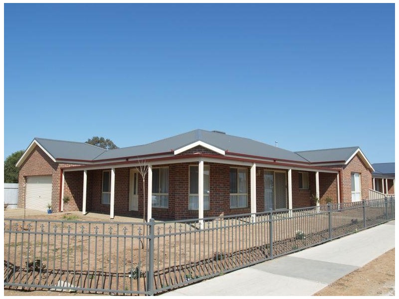 1/2 Meiklejohn Street, Numurkah VIC 3636