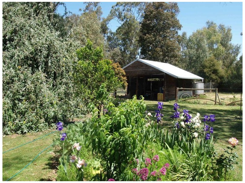 5 Glenny Lane, Numurkah VIC 3636