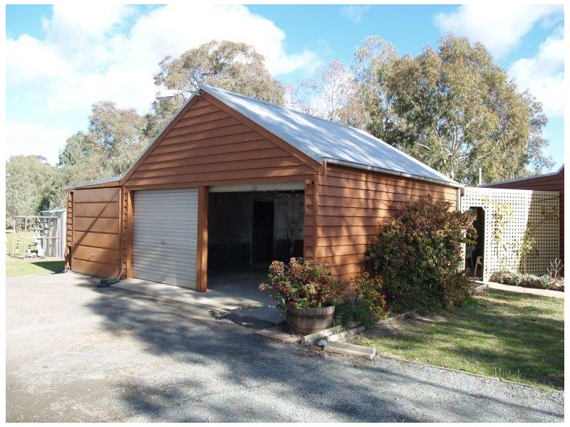 5 Glenny Lane, Numurkah VIC 3636