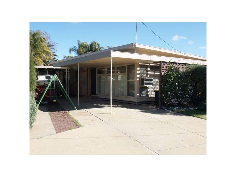 2 Murray Avenue, Numurkah VIC 3636