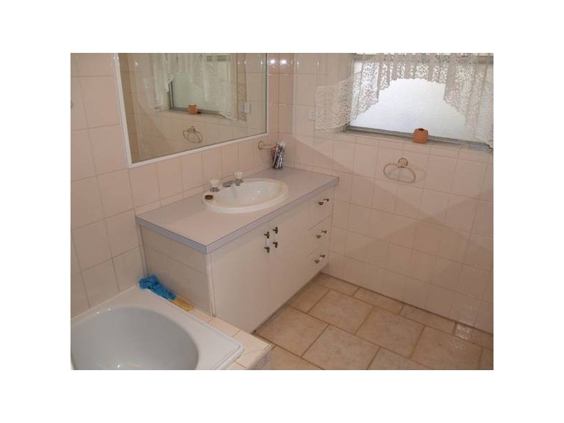 2 Murray Avenue, Numurkah VIC 3636