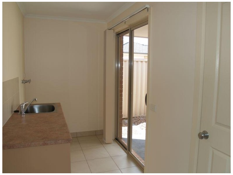 2/12 Nelson Street, Numurkah VIC 3636