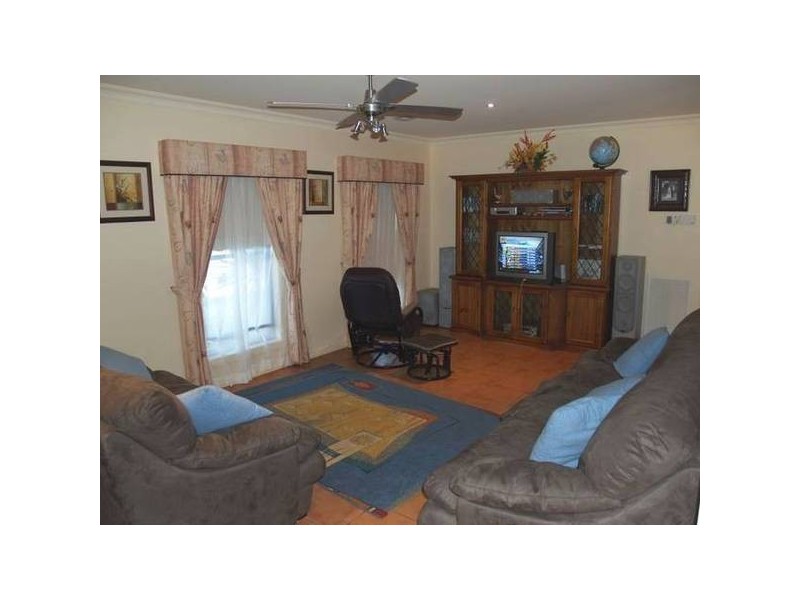 18 Reynolds Drive, Numurkah VIC 3636