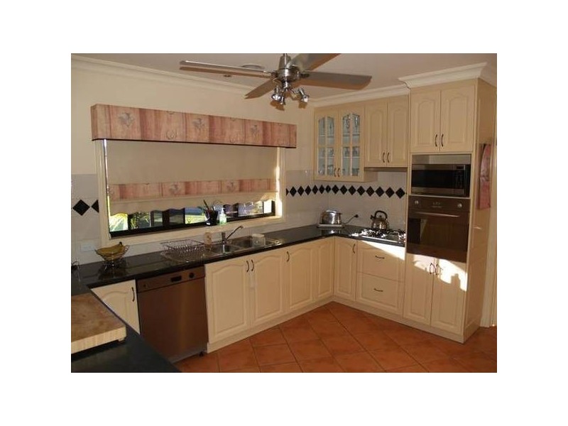 18 Reynolds Drive, Numurkah VIC 3636