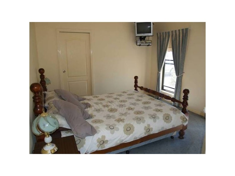 18 Reynolds Drive, Numurkah VIC 3636