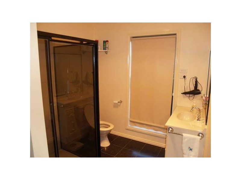 18 Reynolds Drive, Numurkah VIC 3636