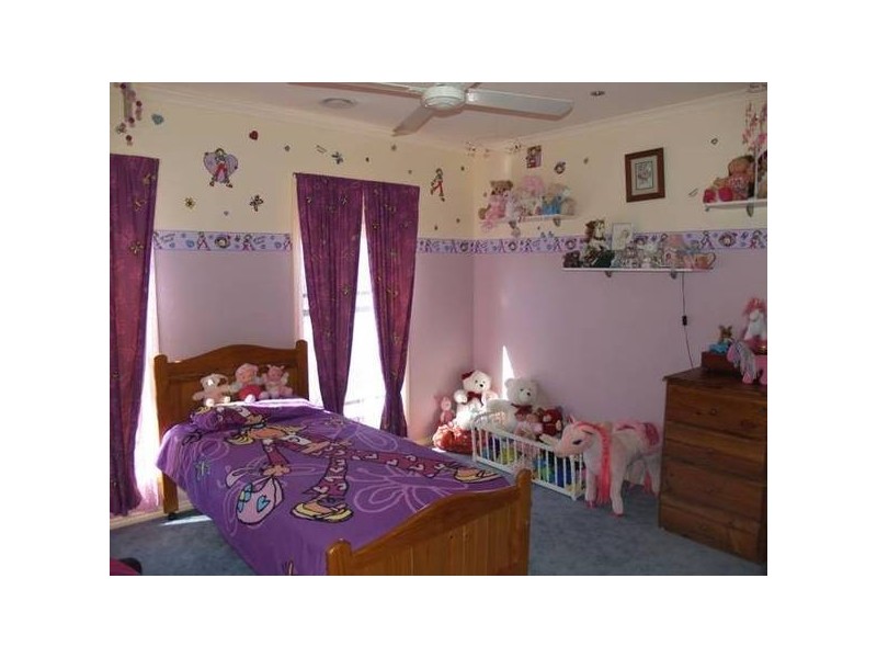 18 Reynolds Drive, Numurkah VIC 3636