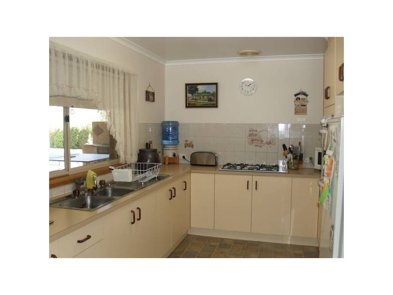 24 Katamatite Road, Numurkah VIC 3636