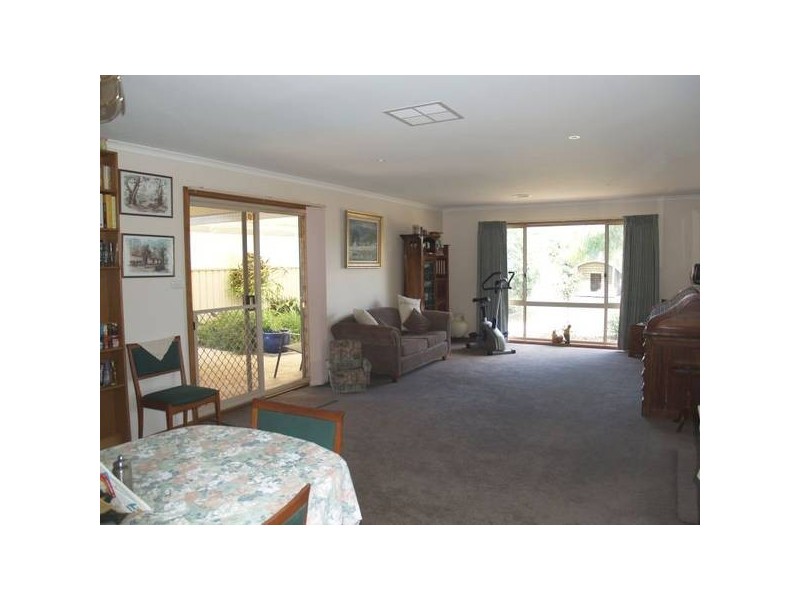 24 Katamatite Road, Numurkah VIC 3636