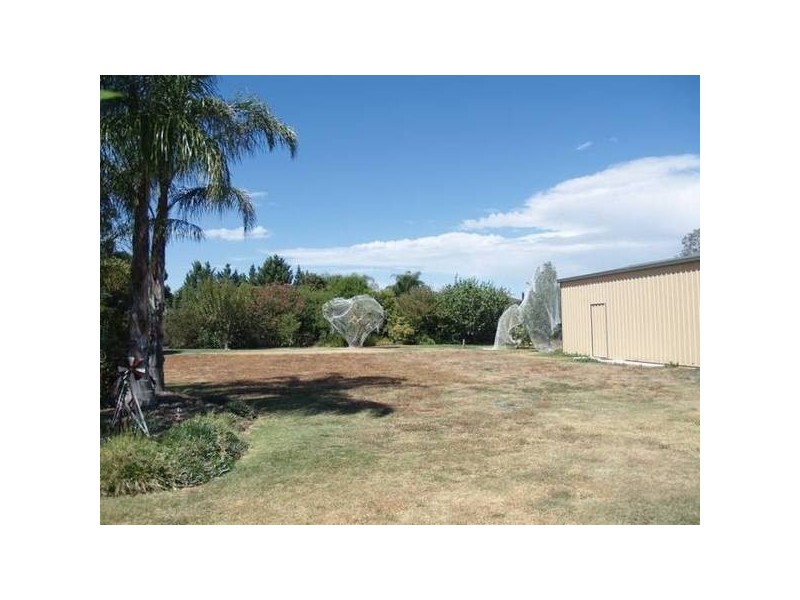 24 Katamatite Road, Numurkah VIC 3636