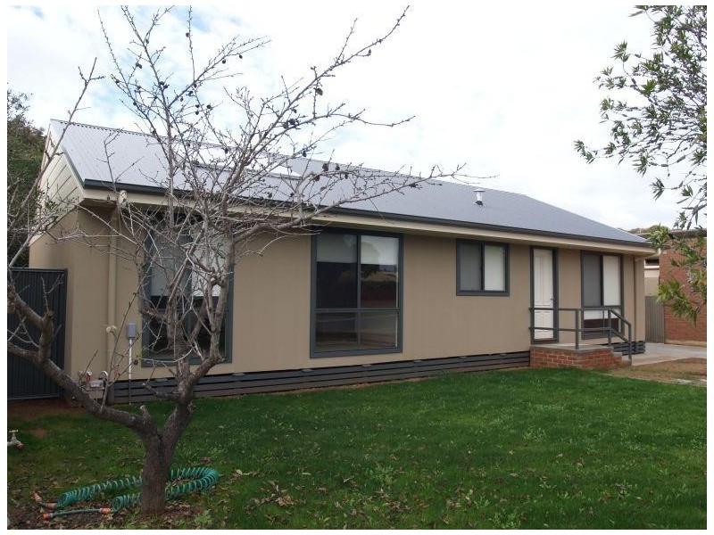 8 William Street, Numurkah VIC 3636