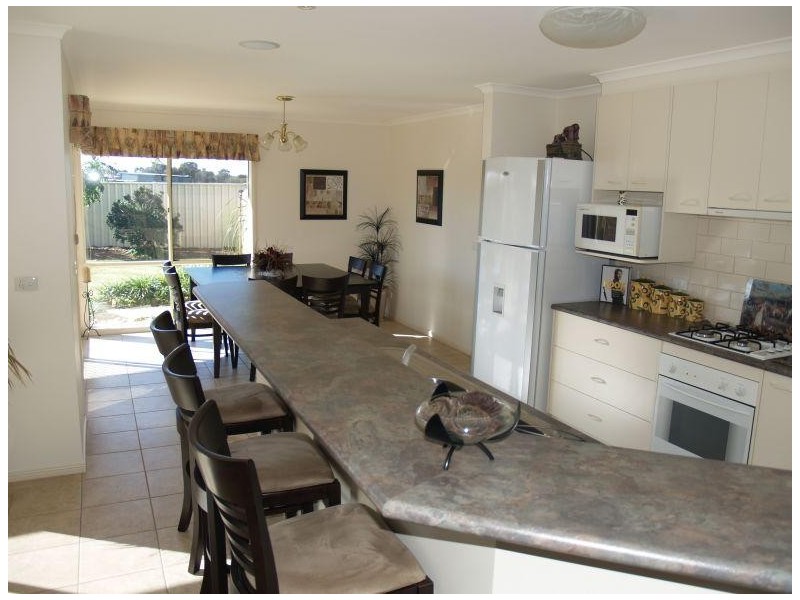 13 Poplar Drive, Numurkah VIC 3636