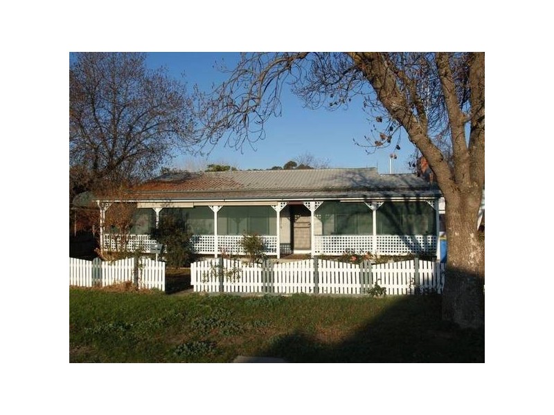 17 Railway Place, Numurkah VIC 3636