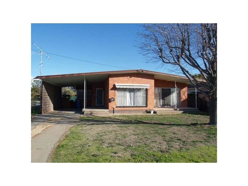 8 Katamatite Road, Numurkah VIC 3636