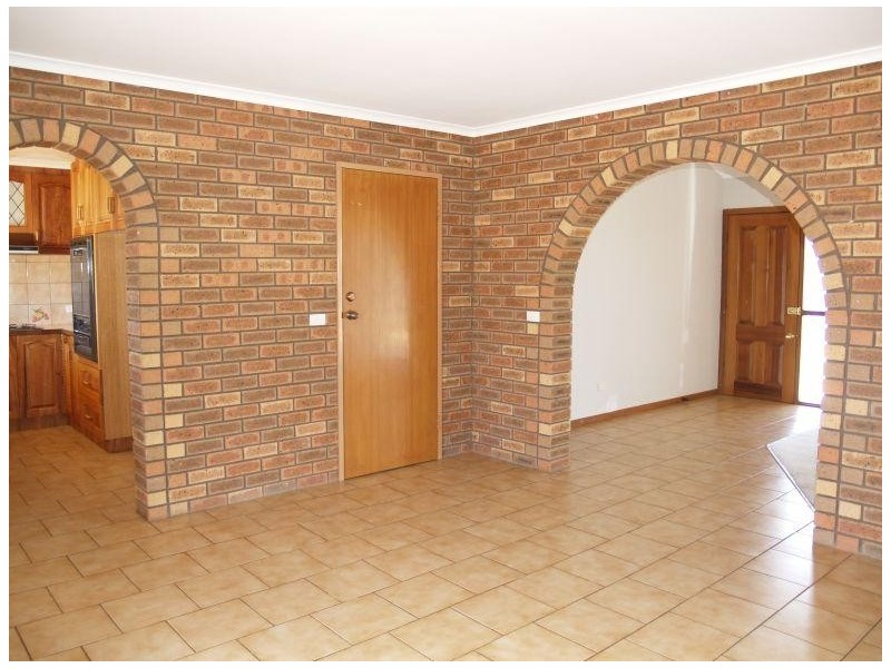 2/23 Russell Street, Numurkah VIC 3636