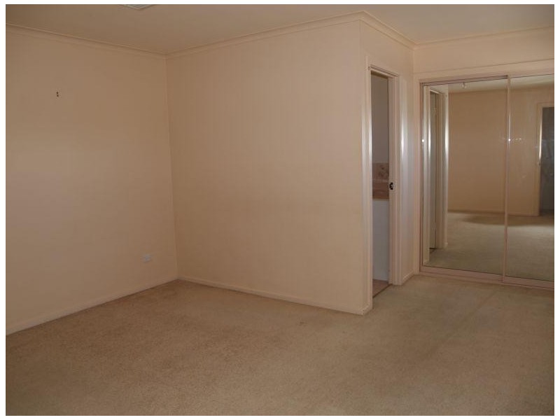 2/23 Russell Street, Numurkah VIC 3636