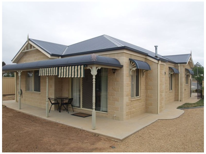 20 Maple Crescent, Numurkah VIC 3636