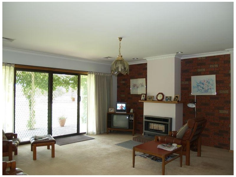 15 Wattle Drive, Numurkah VIC 3636