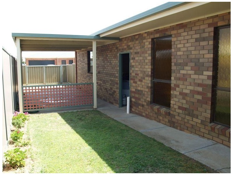 15 Wattle Drive, Numurkah VIC 3636