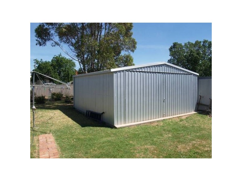 27 Pinnuck Street, Numurkah VIC 3636