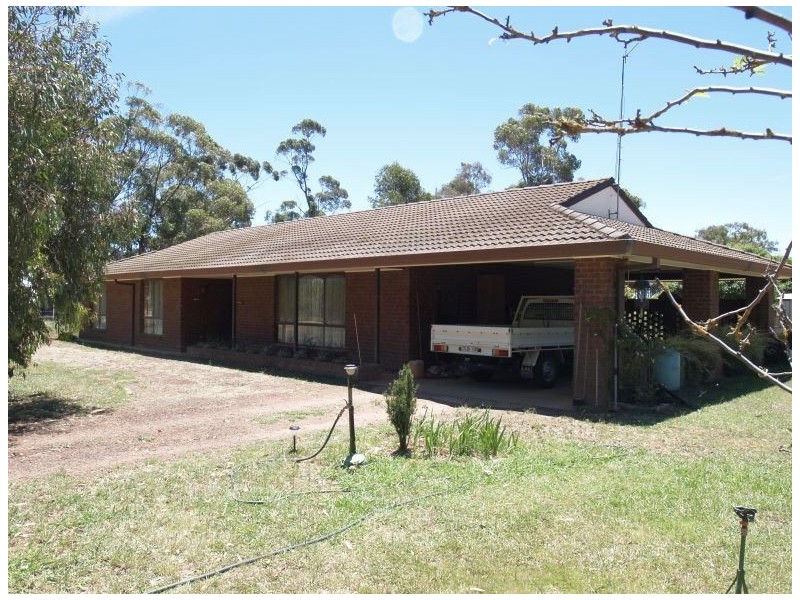 498 Waaia-Bearii Road, Waaia VIC 3637