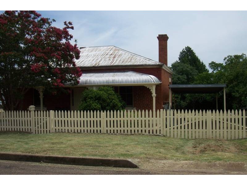 2 Martin Street, Tamworth NSW 2340