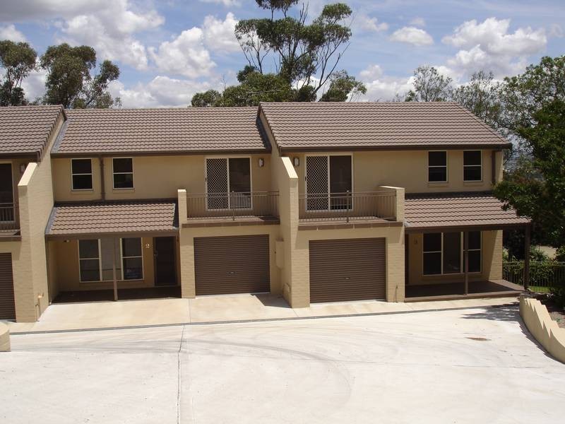 2/10 Nyrang Ave, Tamworth NSW 2340