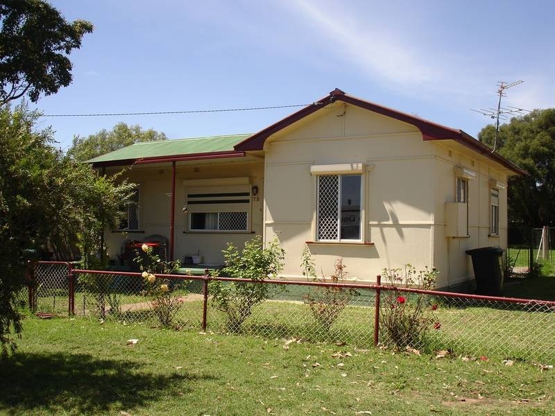 73 Robert Street, Tamworth NSW 2340