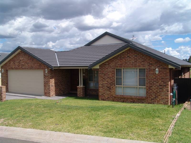 43 The Retreat, South, Tamworth NSW 2340