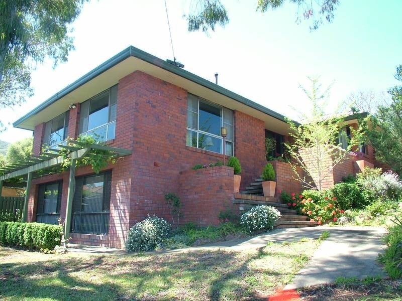 6 Poolya Ave, East, Tamworth NSW 2340