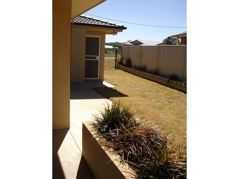 13 Garden Street, Kootingal NSW 2352