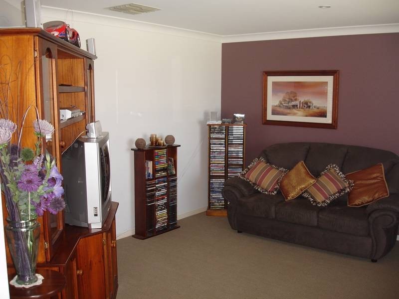 49 Warwick Rd, Tamworth NSW 2340