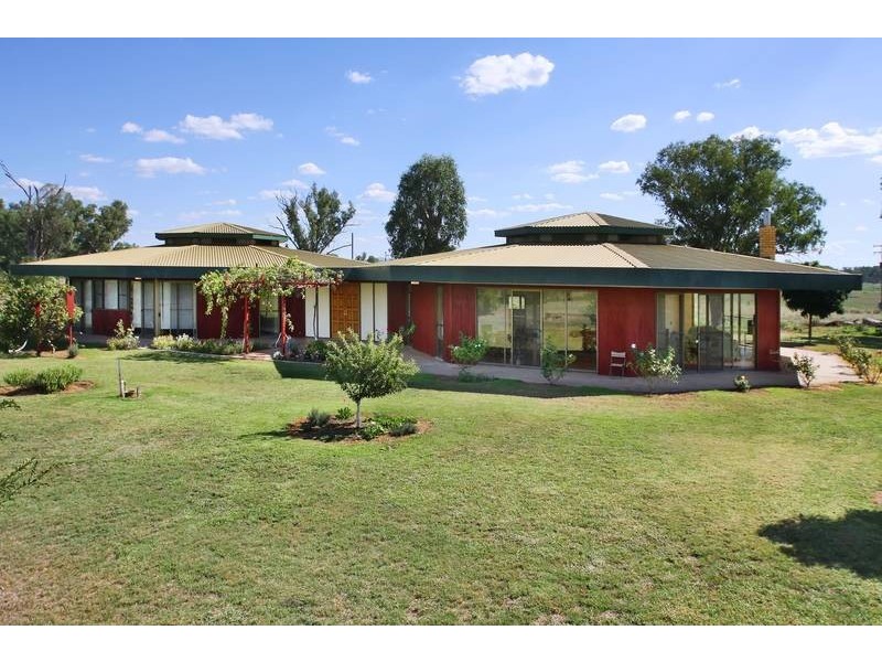 1351 Manilla Rd, Tamworth NSW 2340