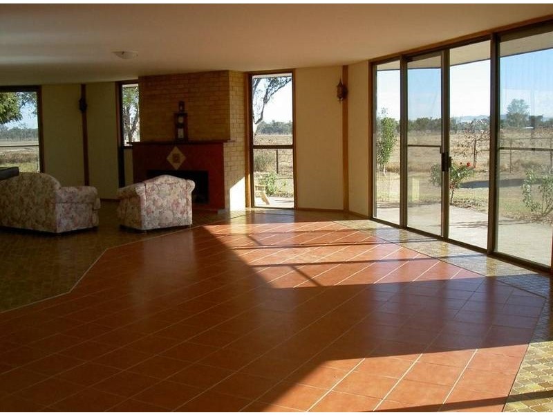 1351 Manilla Rd, Tamworth NSW 2340