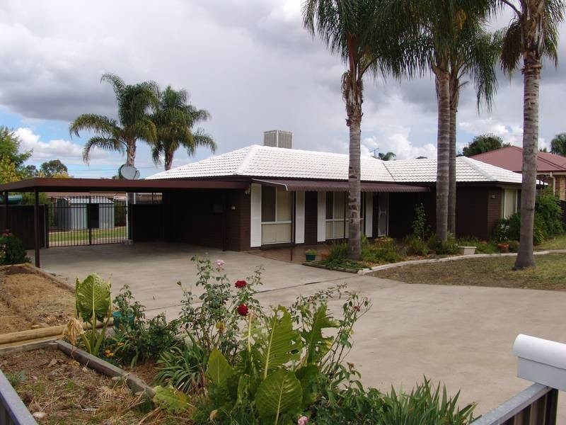 12 Carole Drive, Kootingal NSW 2352