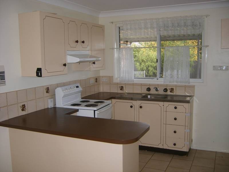 12 Carole Drive, Kootingal NSW 2352