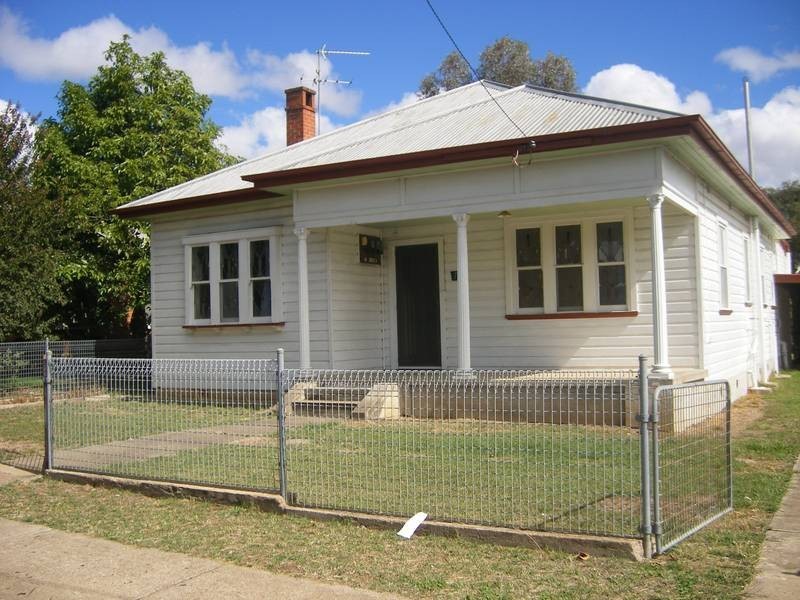 79 Belmore St, South, Tamworth NSW 2340