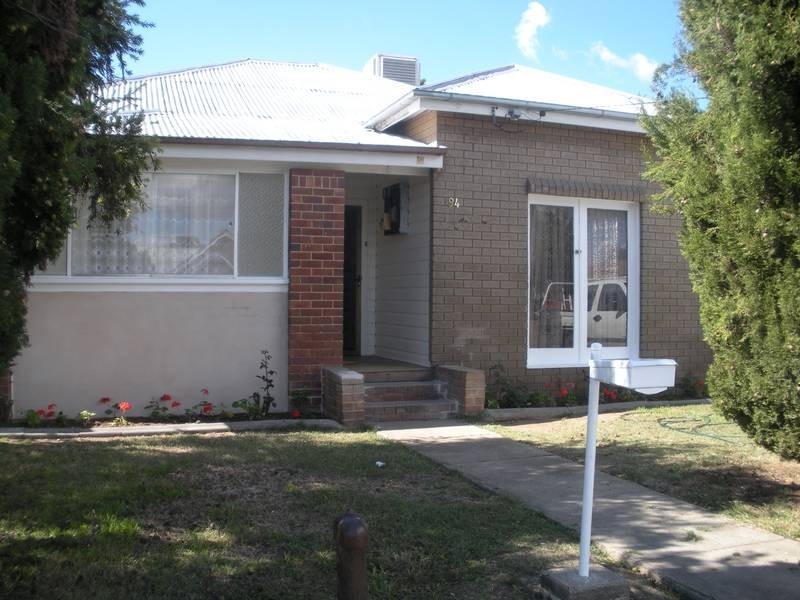 94 Denison St, West, Tamworth NSW 2340