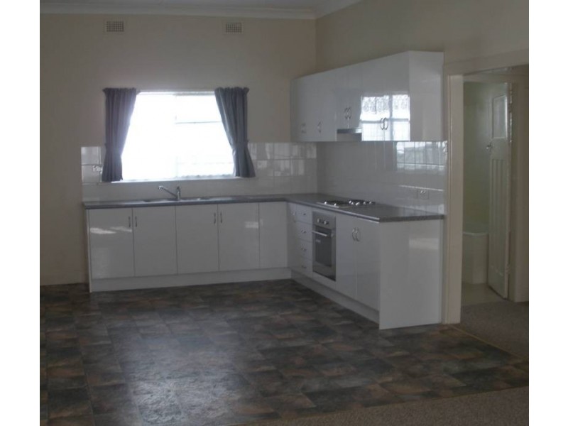 94 Denison St, West, Tamworth NSW 2340