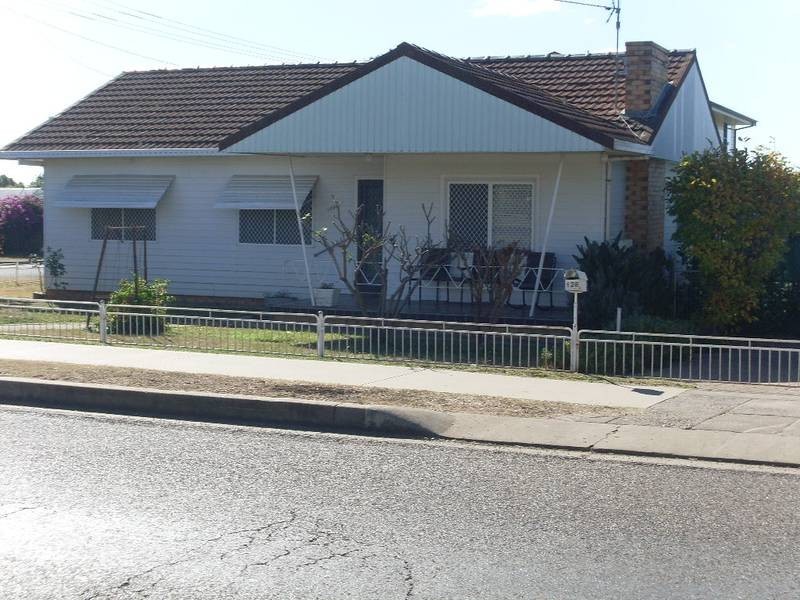 126 ROBERT STREET, Tamworth NSW 2340