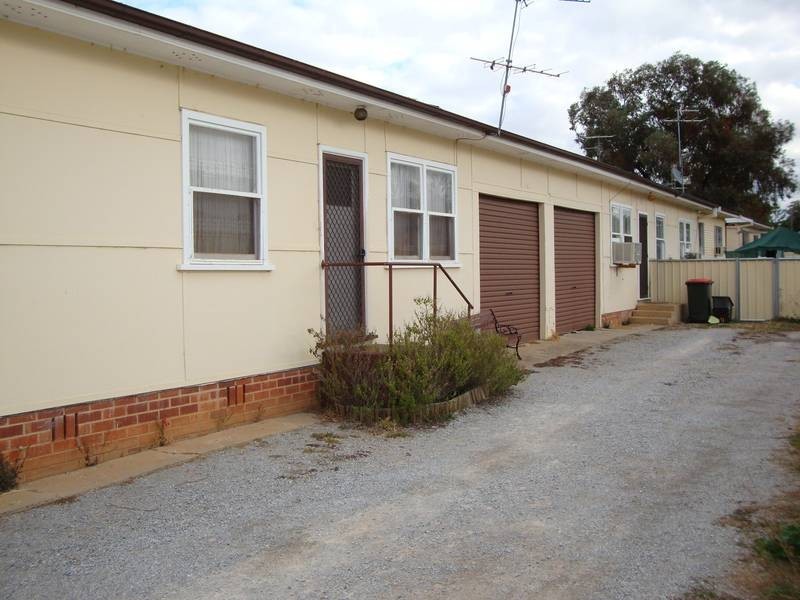 2/24 Olive Lane, Tamworth NSW 2340